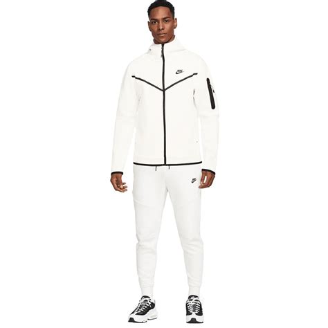 white nike tech fleece tracksuit.